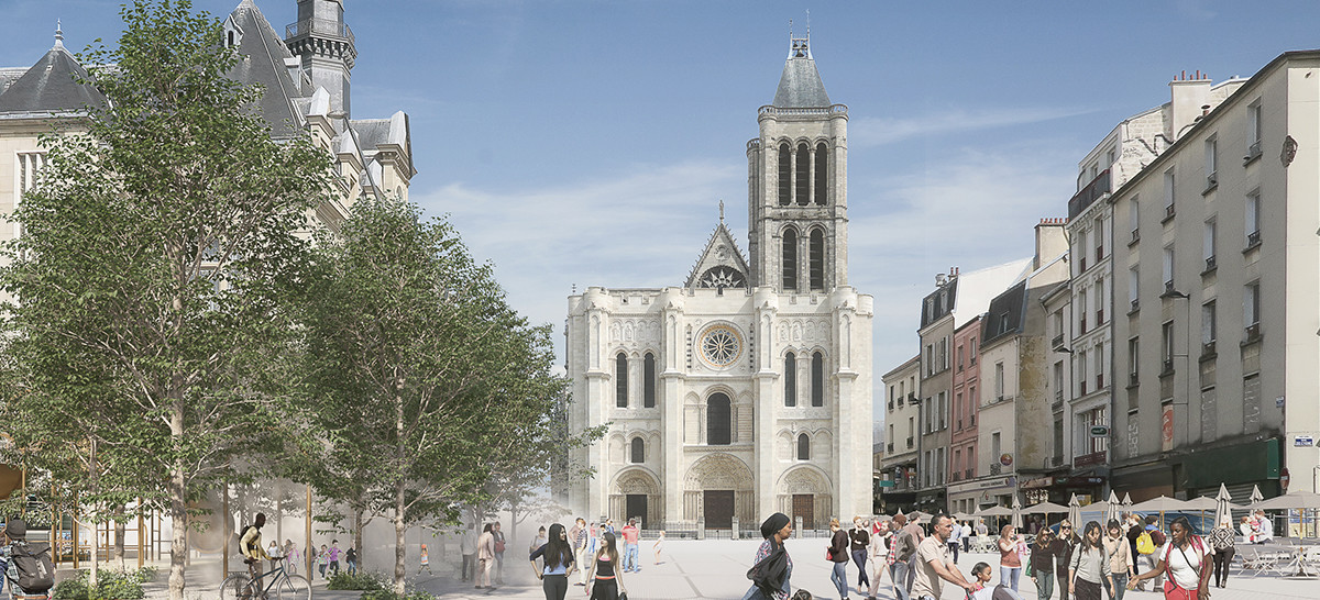 Perspective montrant le centre-ville de Saint-Denis, articulé autour de la Basilique et de son parvis où des gens se baladent, sans oublier la mairie.